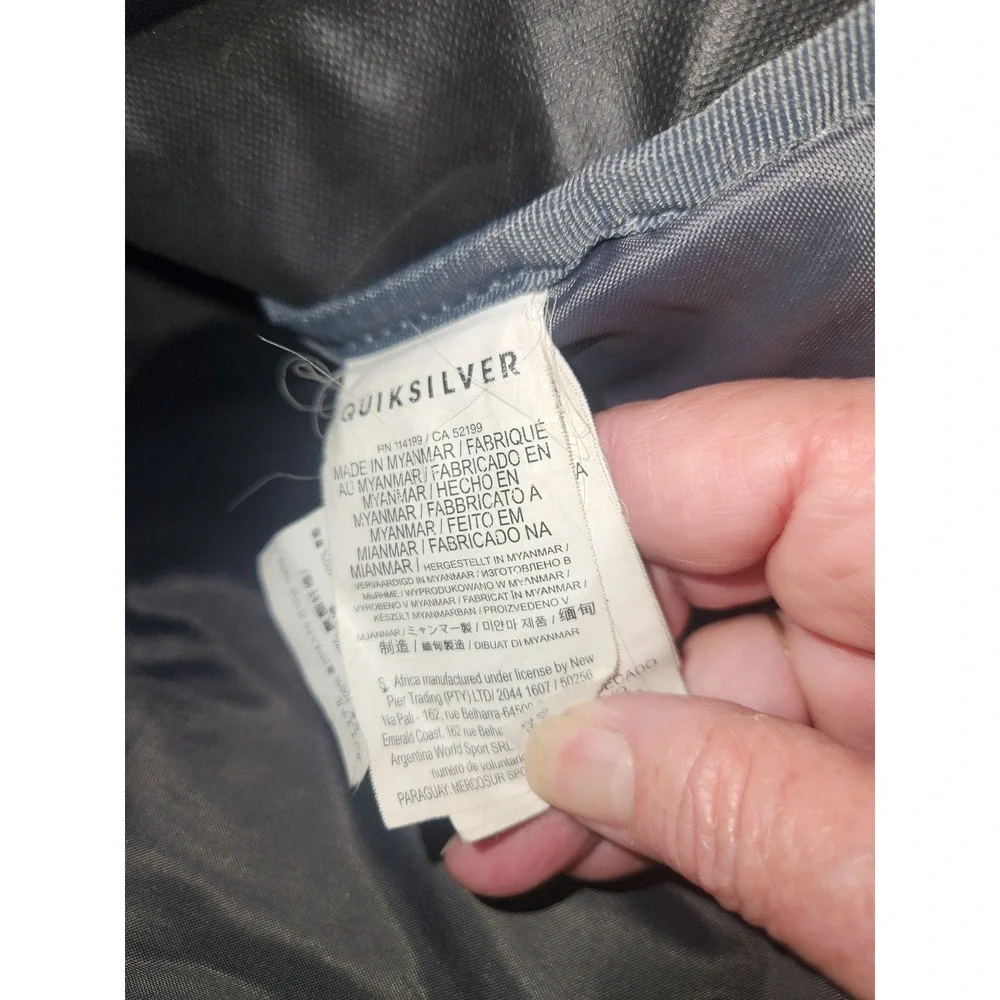 Quiksilver backpack features